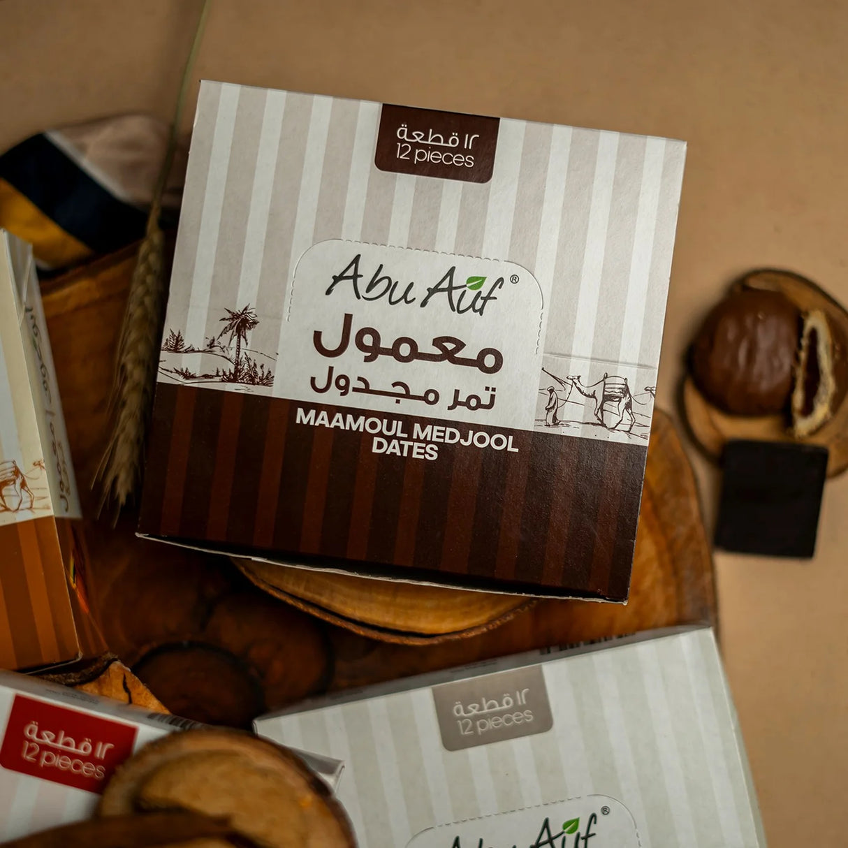 Maamoul Medjool Dates with inner packs and whole dates by Elsouk